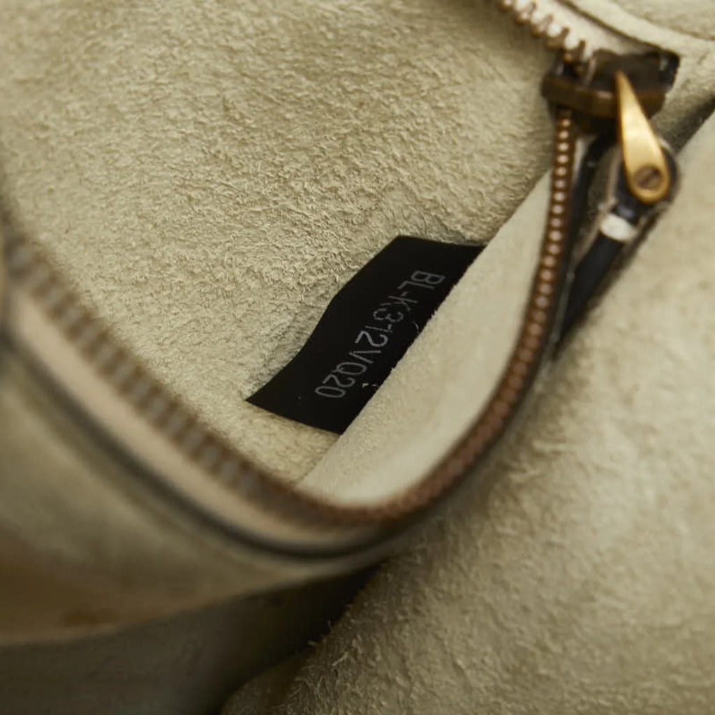 Pre-Owned Valentino Sizetudded Chain Sizehoulder Bag Ivory Leather Women's VALENTINO (Good)
