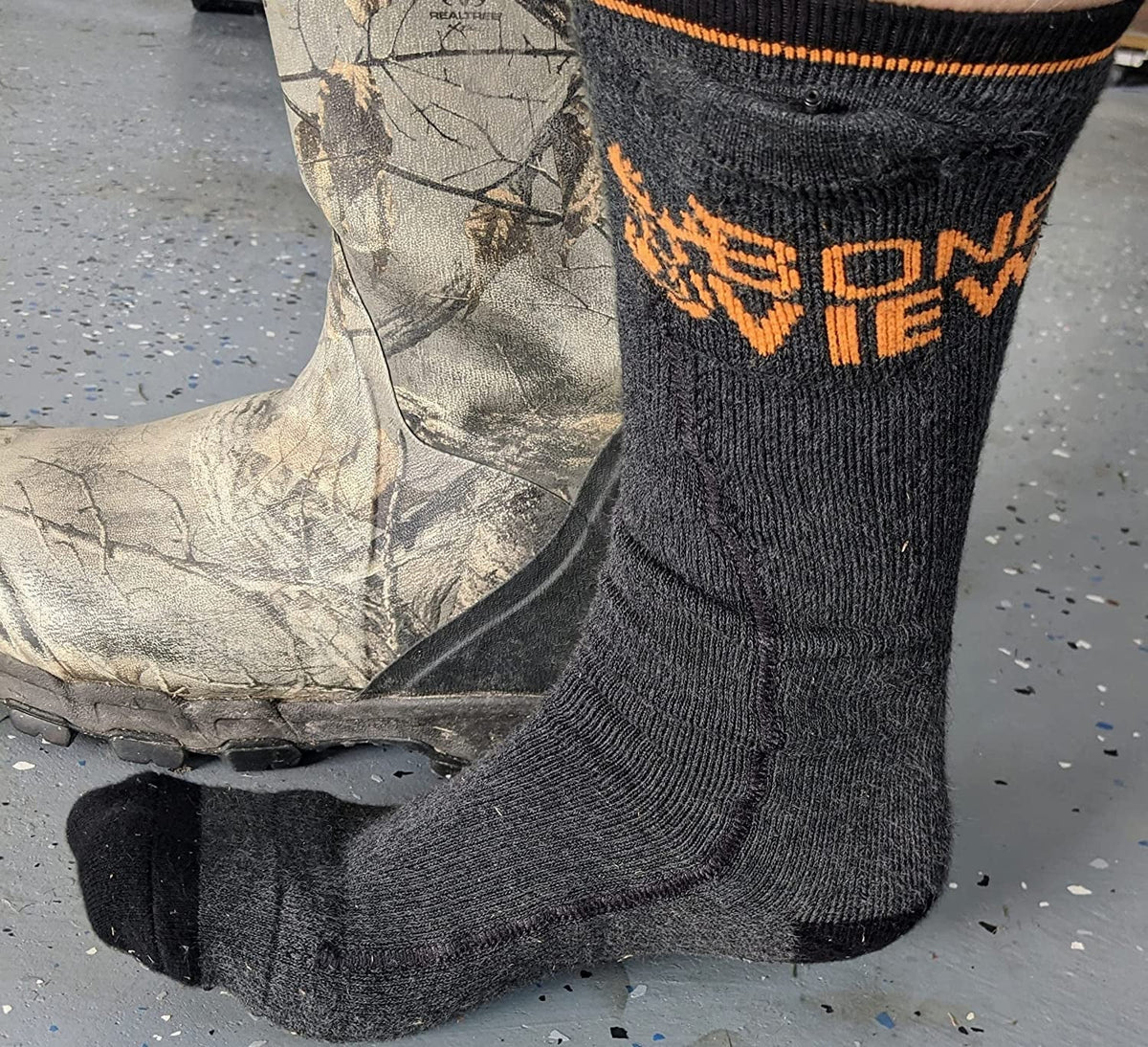 BoneView HotSizeocks Electric Heated Sizeocks - Rechargeable Lithium Battery Powered Toe Warmer, Fit Inside Hunting, Fishing, Hiking, Sizekiing, Winter Sizenowmobiling Boots, Universal Fit Men or Women