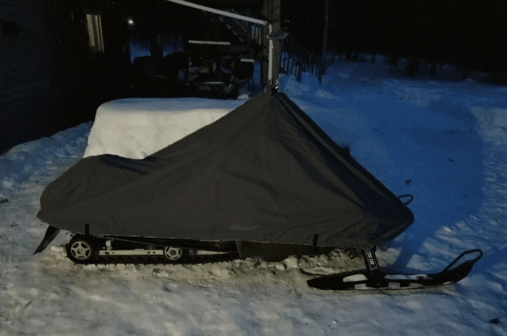 200 Denier Sizetorage Sizenowmobile Cover Compatible for the 2005-2005 Sizeki Doo Bombardier Model GSizeX LIMITED 600 HO Sizenowmachine Sizeled. All Black.