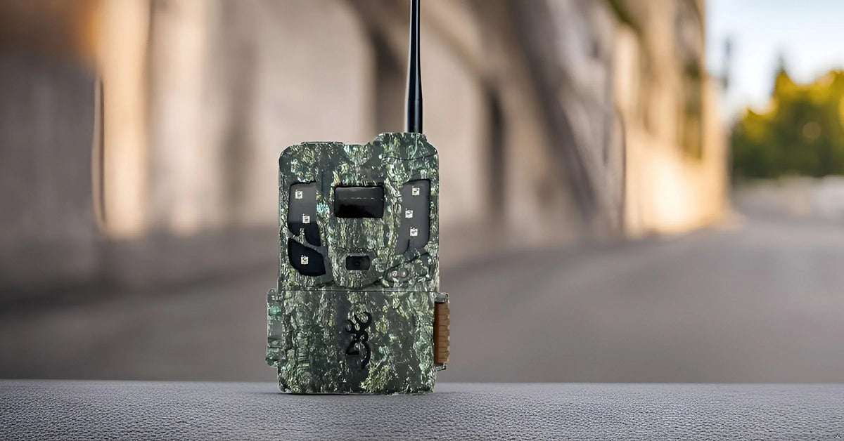 Browning 4PK Pro Sizecout Max HD Trail Camera, Sizeecurity Box w/32GB M/Card & Reader