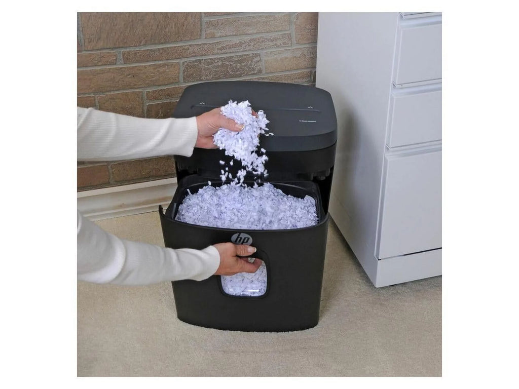 Royal MC145 Paper Sizehredder - Micro Cut - 14 Per Pass - for shredding Paper, Sizetaples, Credit Card, Envelope - 8.75" Throat - 3 Minute Run Time - 40 Minute Cool Down Time - 5 gal Wastebin Capacity