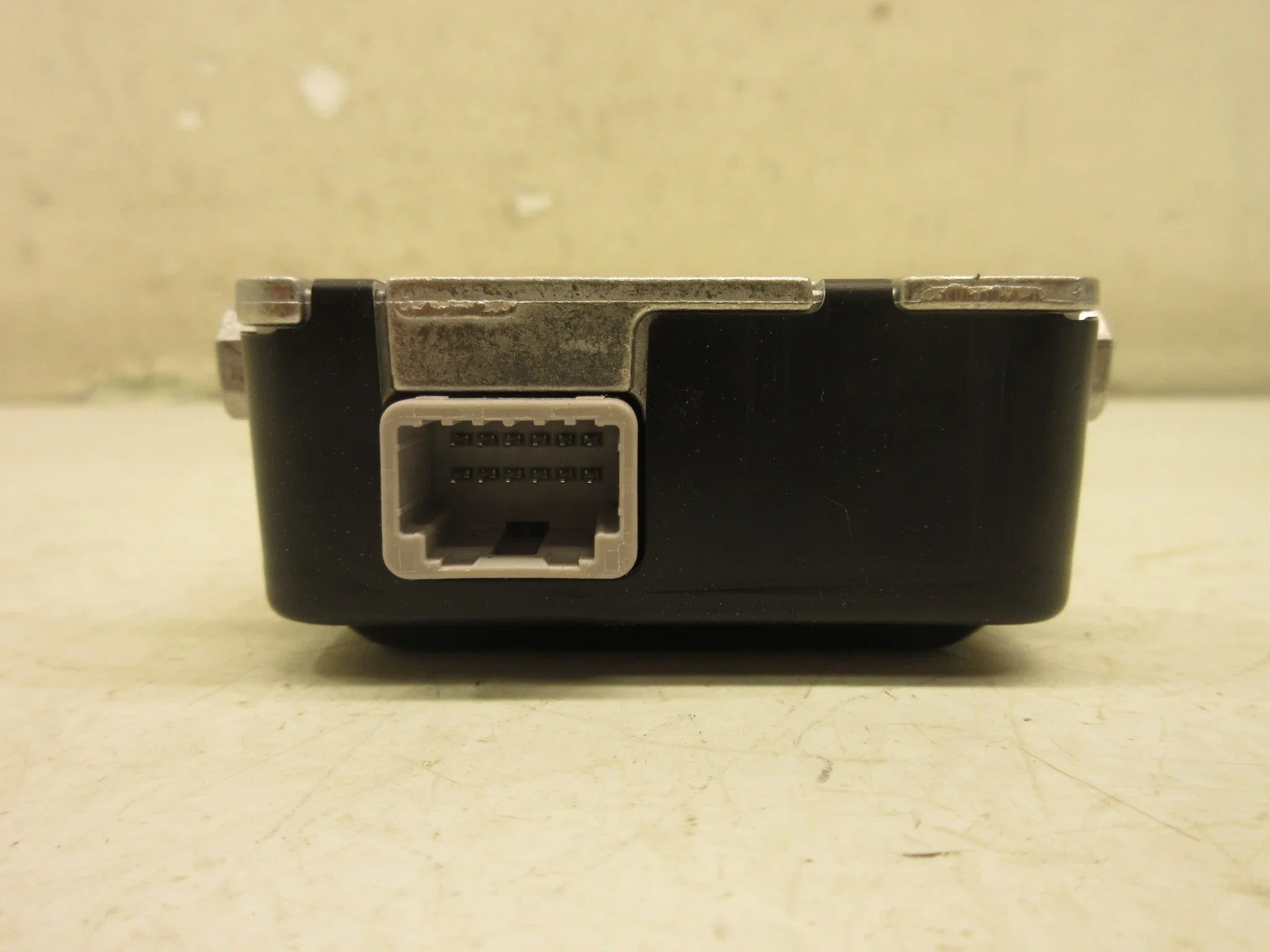 Pre-Owned 18-23 Toyota Tacoma Front Windshield Mounted Lane Departure Warning Camera OEM (Good)